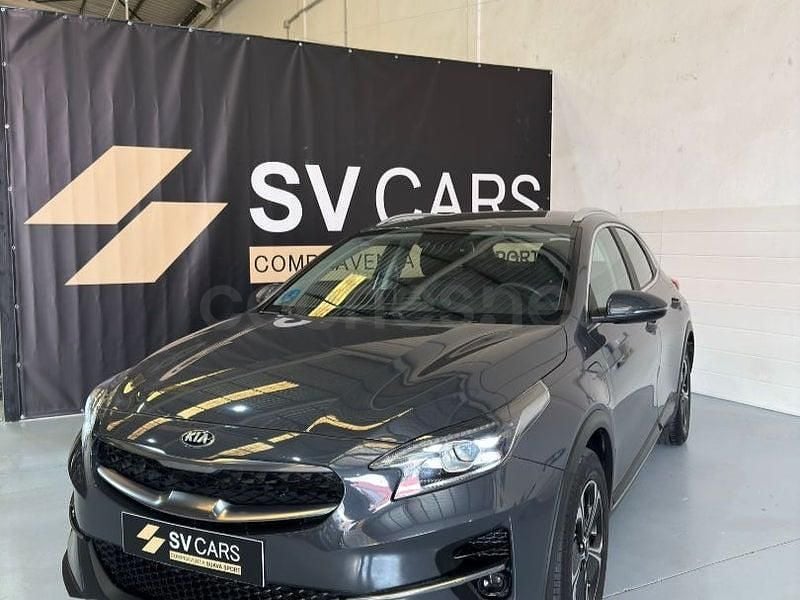 Usado Kia XCeed 141 CV (103 kW) 2021 Gris / plata SUV