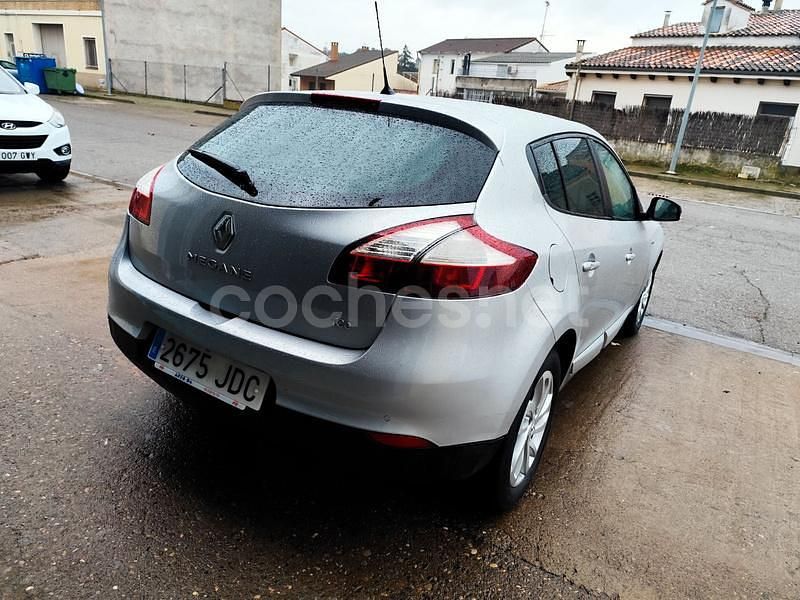 Usado Renault Mégane IV LIMITED 115 CV (84 kW) 2016 Gris / plata Berlina