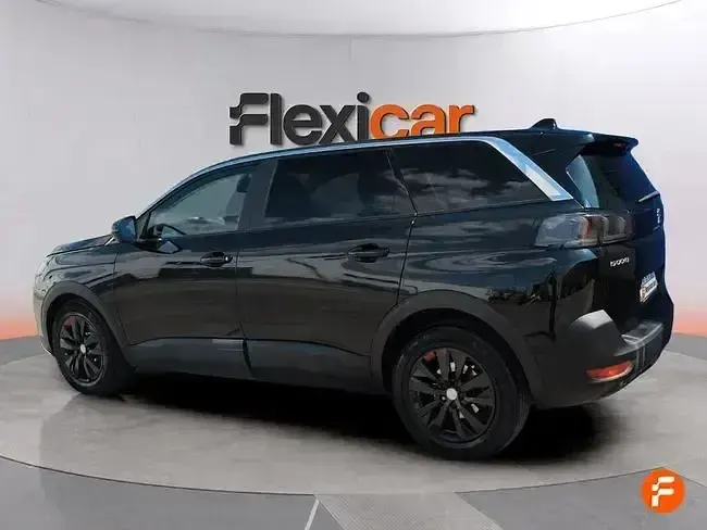 Usado Peugeot 5008 Active 130 CV (95 kW) 2021 Negro SUV