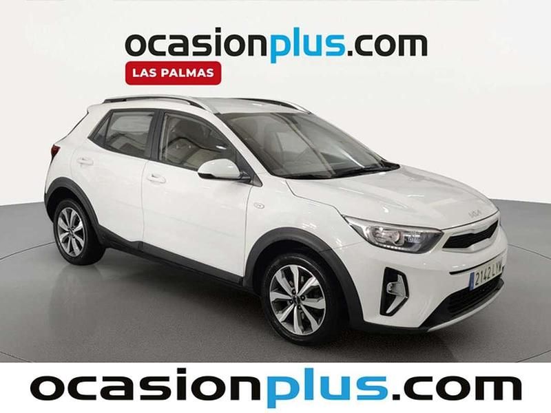 Usado Kia Stonic 101 CV (74 kW) 2022 Blanco SUV