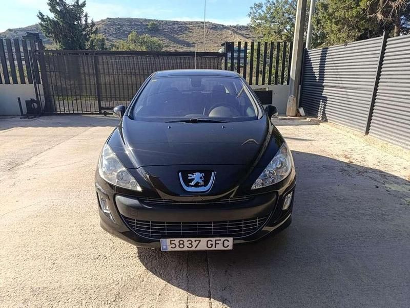 Usado Peugeot 308 Sport 136 CV (100 kW) 2008 Negro Familiar