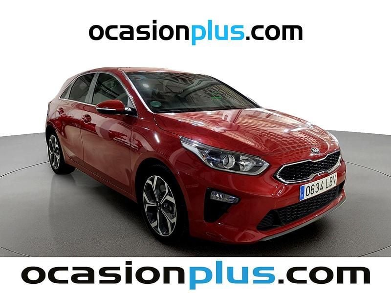 Usado Kia Ceed 120 CV (88 kW) 2019 Rojo Utilitario