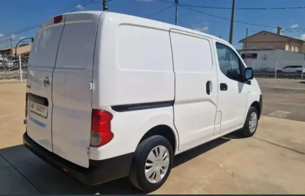 Usado Nissan NV200 90 CV (66 kW) 2019 Blanco Monovolumen