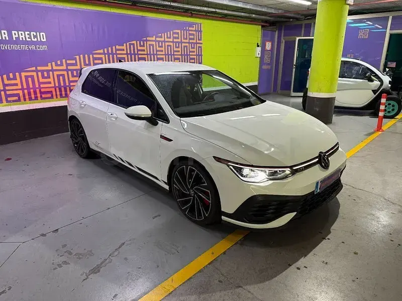 Usado VW Golf VIII GTI Clubsport 301 CV (221 kW) 2022 Blanco Berlina