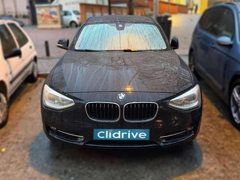 Usado BMW 118 143 CV (105 kW) 2015 Negro Utilitario