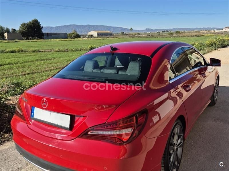 Usado Mercedes CLA200 156 CV (114 kW) 2016 Rojo Berlina