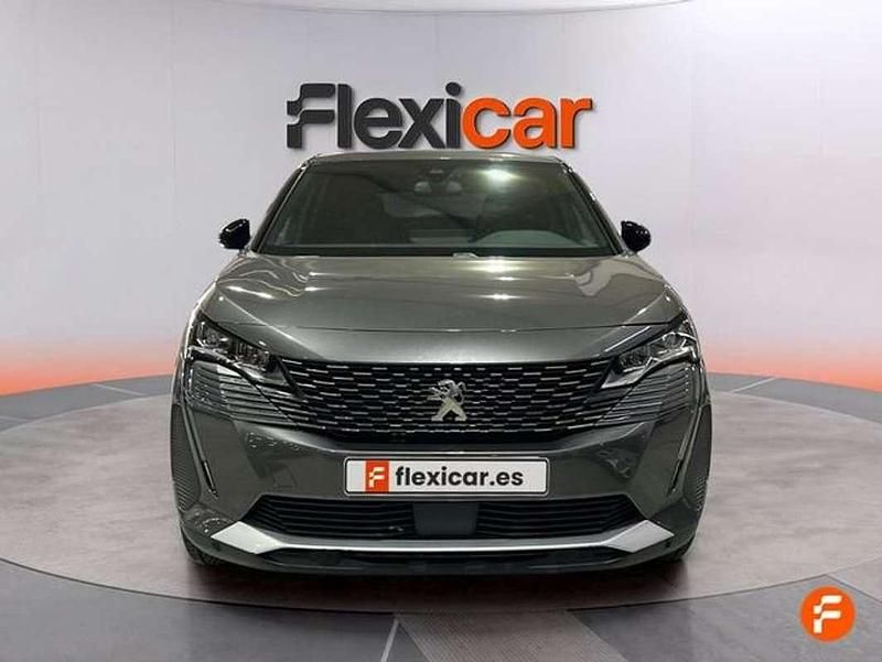 Usado Peugeot 3008 Allure 131 CV (96 kW) 2023 Gris SUV