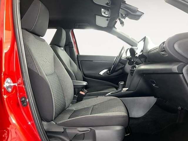 Usado Toyota Yaris Hybrid Active 116 CV (85 kW) 2021 Rojo Pickup/Camioneta