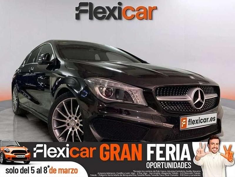 Usado Mercedes CLA200 Shooting Brake 136 CV (100 kW) 2016 Negro Familiar