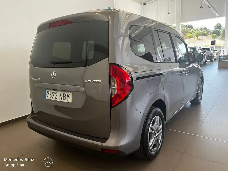 Usado Mercedes Citan 110 95 CV (69 kW) 2025 Gris / plata Monovolumen