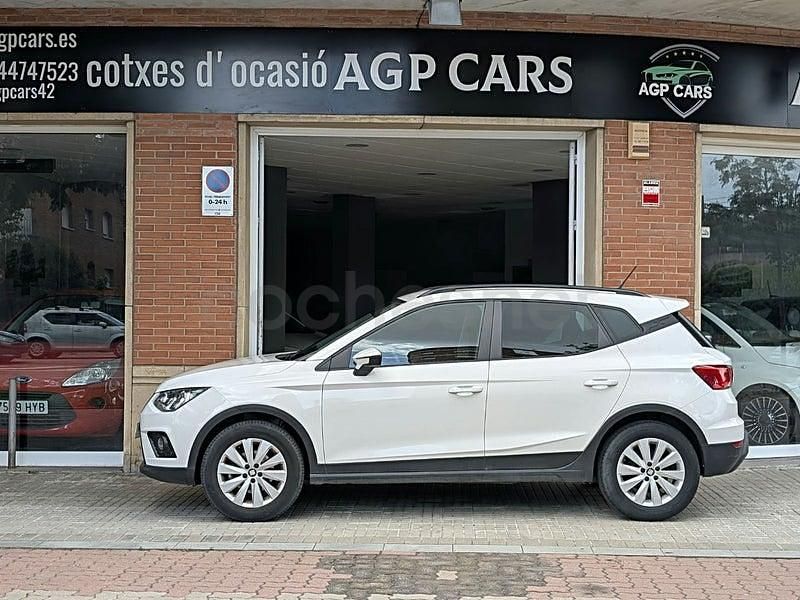 Usado Seat Arona Style 110 CV (80 kW) 2021 Blanco SUV