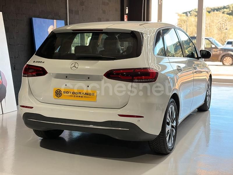 Usado Mercedes B200 150 CV (110 kW) 2022 Blanco Monovolumen