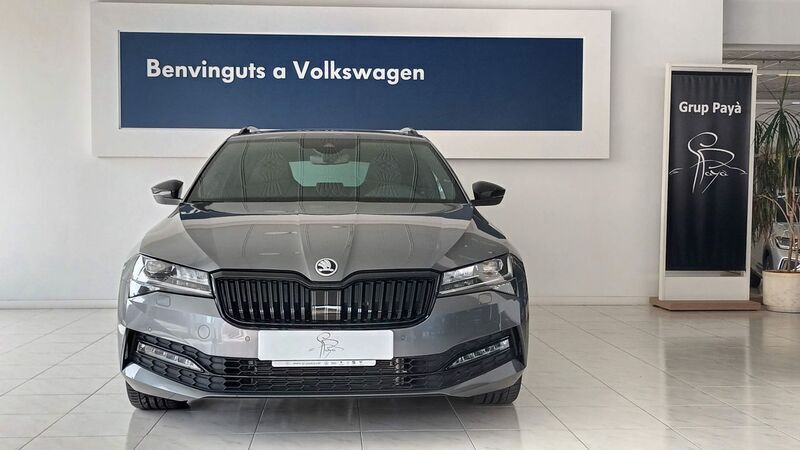 Gris Usado 2023 Skoda Superb SportLine Familiar | 37.650 € (Un poco caro) - Imagen 1/4