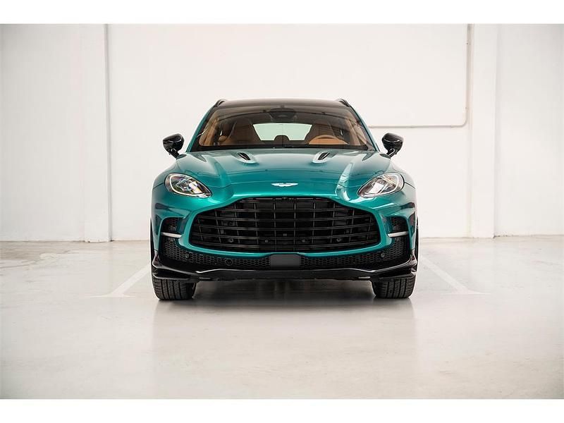 Nuevo Aston Martin DBX 707 CV (519 kW) 2025 Podium green SUV