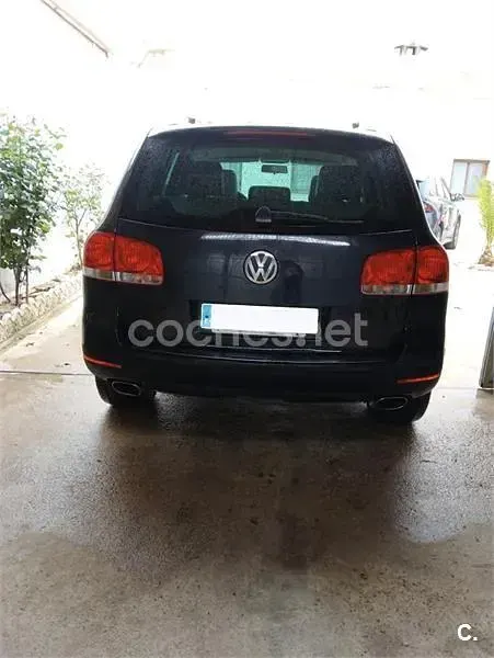 Usado VW Touareg 225 CV (165 kW) 2006 Negro SUV