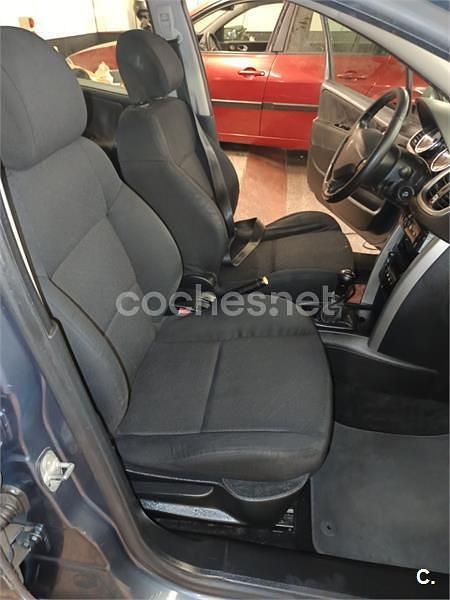 Usado Peugeot 207 90 CV (66 kW) 2006 Gris / plata Berlina