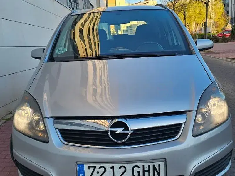 Usado Opel Zafira Enjoy 120 CV (88 kW) 2008 Gris / plata Monovolumen