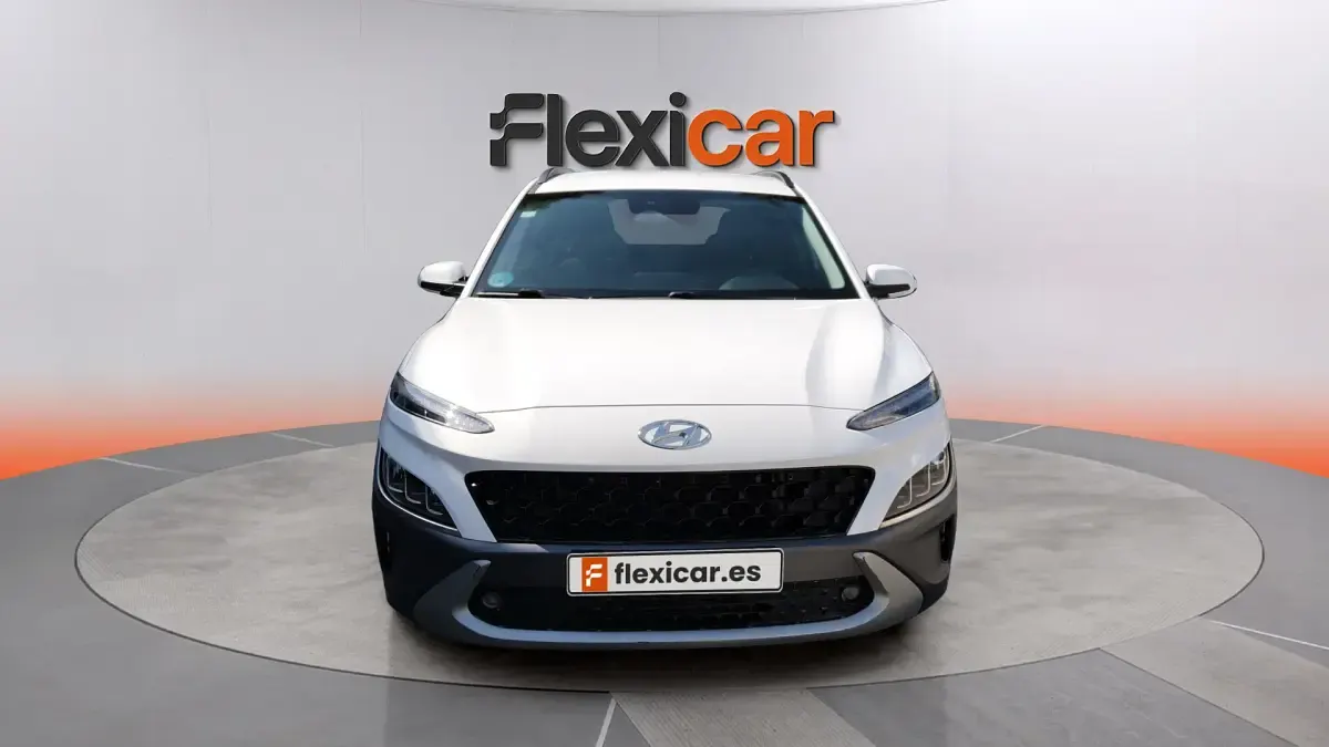 Usado Hyundai Kona 120 CV (88 kW) 2021 Blanco SUV