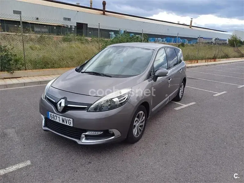 Usado Renault Grand Scénic III Dynamique 130 CV (95 kW) 2012 Gris / plata Monovolumen