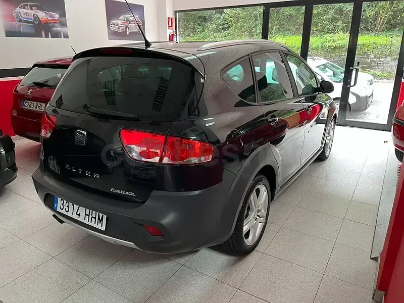 Usado Seat Altea 105 CV (77 kW) 2012 Negro Monovolumen