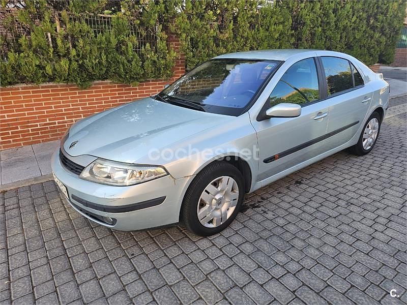 Gris / plata Usado 2002 Renault Laguna II Expression Berlina | 1950 € (Buen precio) - Imagen 1/4