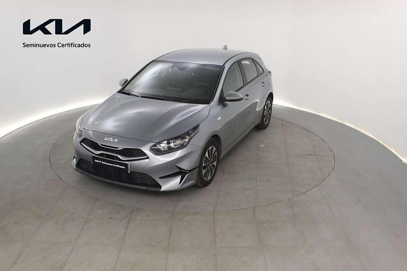 Usado Kia Ceed 101 CV (74 kW) 2025 Gris Utilitario