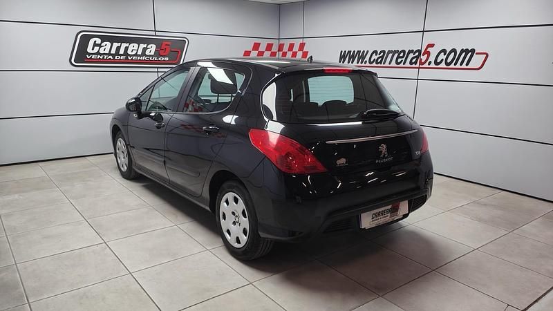 Usado Peugeot 308 Access 92 CV (67 kW) 2012 Negro Utilitario