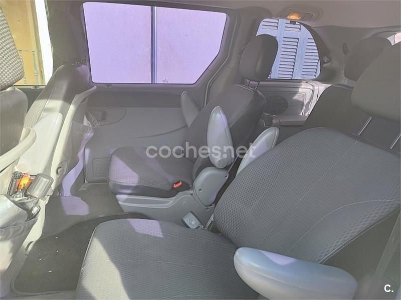 Usado Chrysler Voyager 140 CV (102 kW) 2004 Gris / plata Monovolumen
