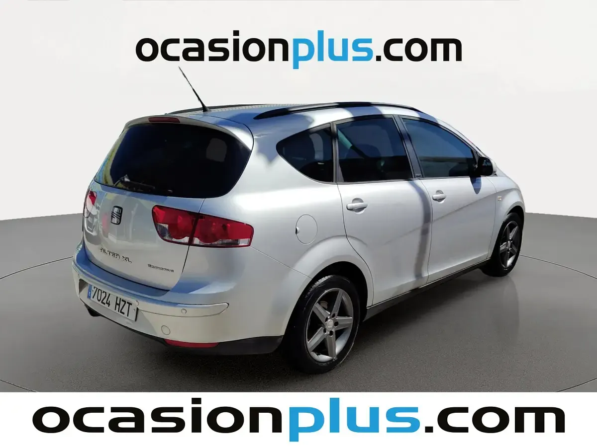 Usado Seat Altea XL Ecomotive 105 CV (77 kW) 2014 Gris Monovolumen