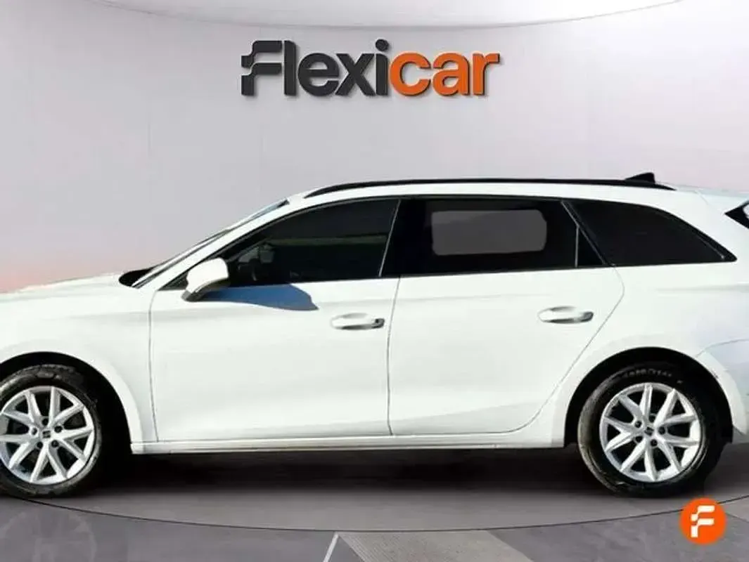 Usado Seat Leon Style 116 CV (85 kW) 2021 Blanco Utilitario