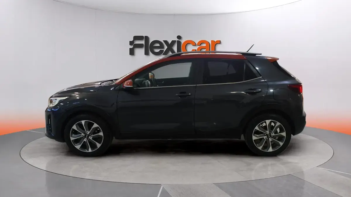 Usado Kia Stonic 120 CV (88 kW) 2018 Gris SUV