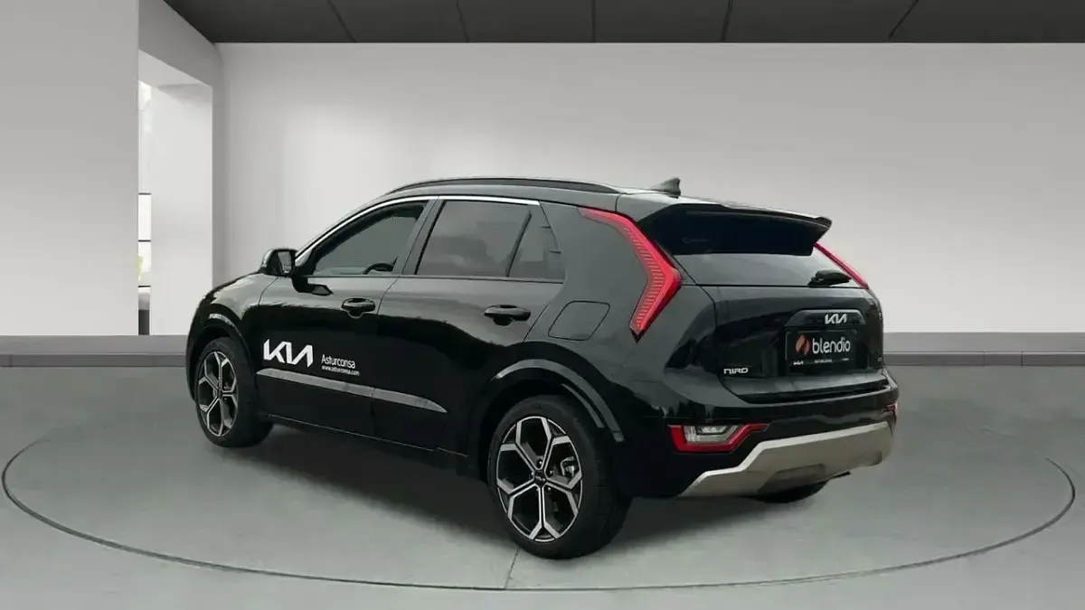 Usado Kia Niro 141 CV (103 kW) 2024 Negro SUV