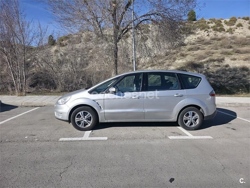 Usado Ford S-MAX Trend 145 CV (106 kW) 2006 Gris / plata Monovolumen