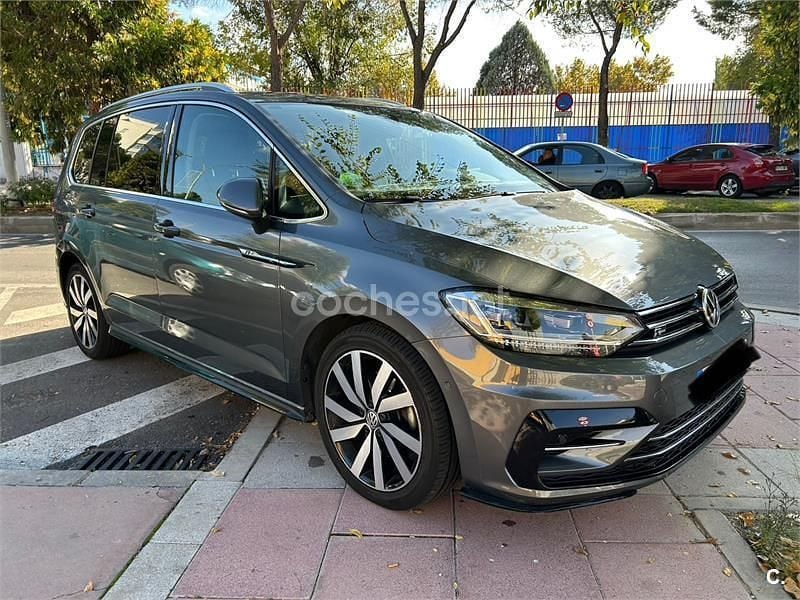 Gris / plata Usado 2018 VW Touran Sportline Monovolumen | 26.500 € (Caro) - Imagen 1/4