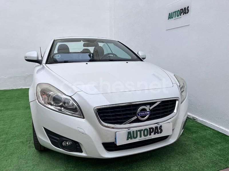 Usado Volvo C70 Momentum 136 CV (100 kW) 2010 Blanco Descapotable
