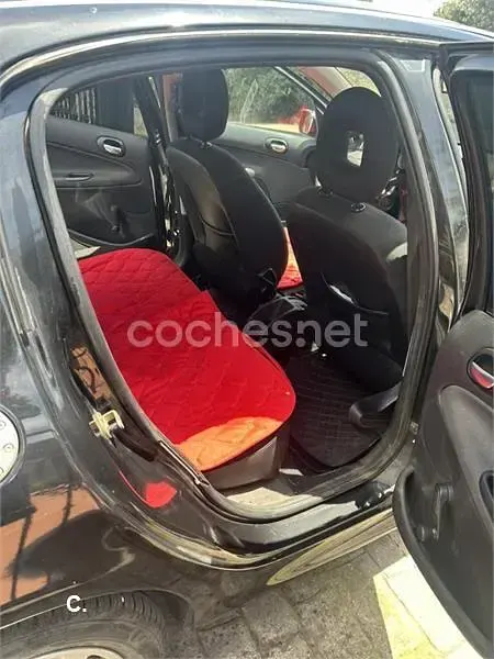 Usado Peugeot 206 75 CV (55 kW) 2007 Negro Berlina