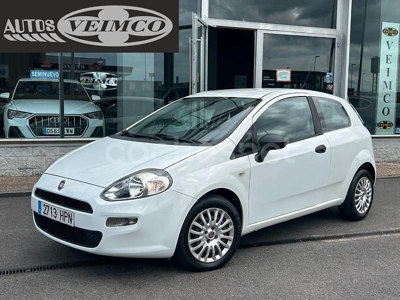 Usado Fiat Punto Pop 69 CV (50 kW) 2013 Blanco Utilitario
