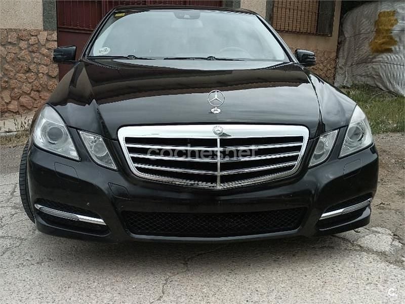 Usado Mercedes E220 Avantgarde 170 CV (125 kW) 2011 Negro Berlina
