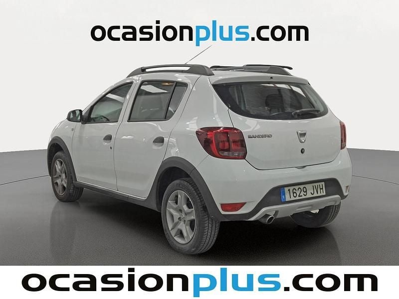 Usado Dacia Sandero Stepway 90 CV (66 kW) 2016 Blanco Utilitario