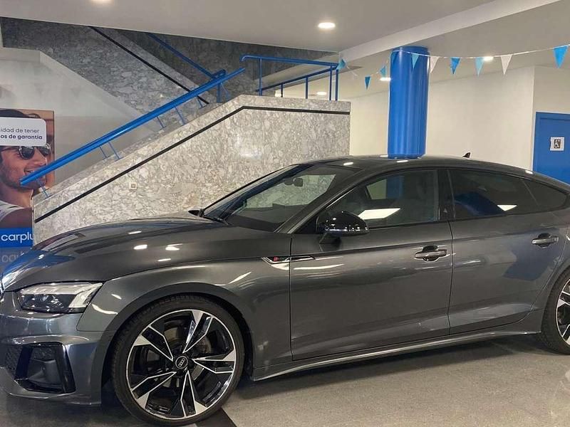 Usado Audi A5 Sportback 163 CV (119 kW) 2023 Gris Utilitario