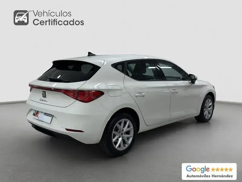 Usado Seat Leon Style 115 CV (84 kW) 2021 Blanco Berlina