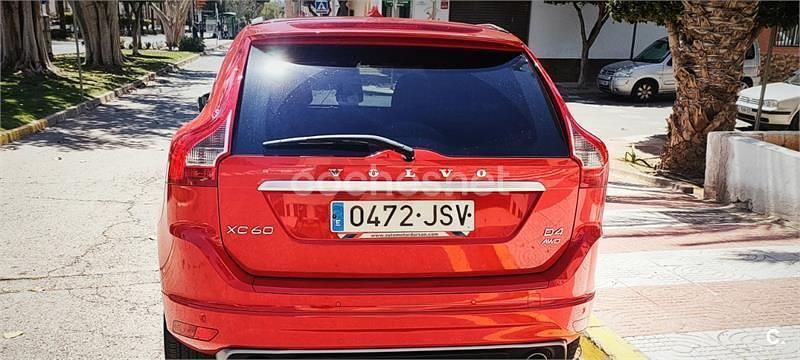 Usado Volvo XC60 R-Design Momentum 181 CV (133 kW) 2016 Rojo SUV