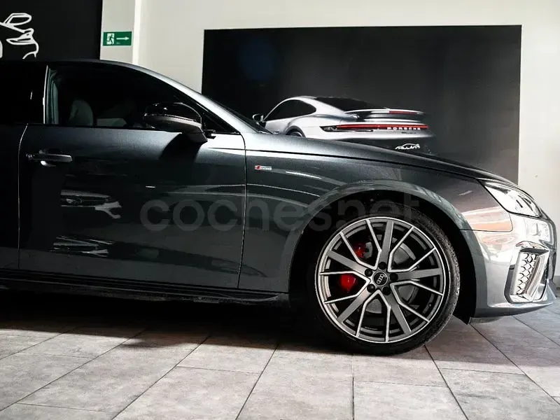 Usado Audi A4 S-Line 204 CV (150 kW) 2024 Gris / plata Berlina