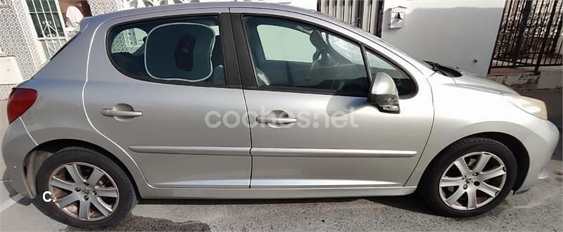 Gris / plata Usado 2006 Peugeot 207 Berlina | 2350 € (Buen precio) - Imagen 1/4