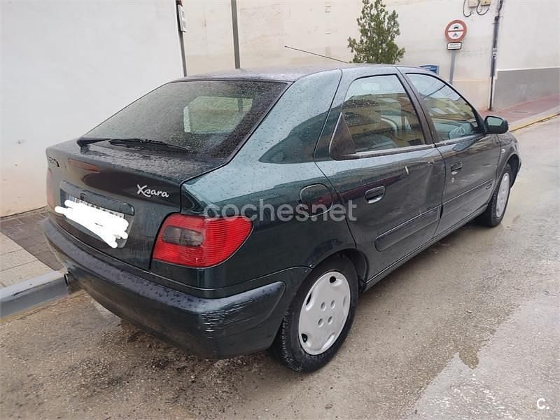 Usado Citroën Xsara Exclusive 90 CV (66 kW) 1998 Verde Berlina