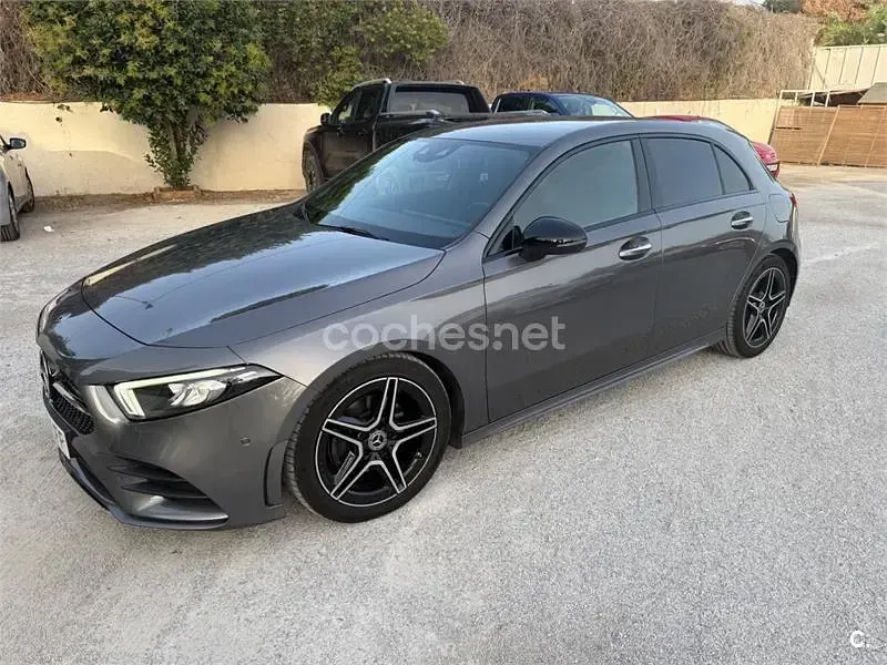 Usado Mercedes A200 150 CV (110 kW) 2020 Gris / plata Berlina