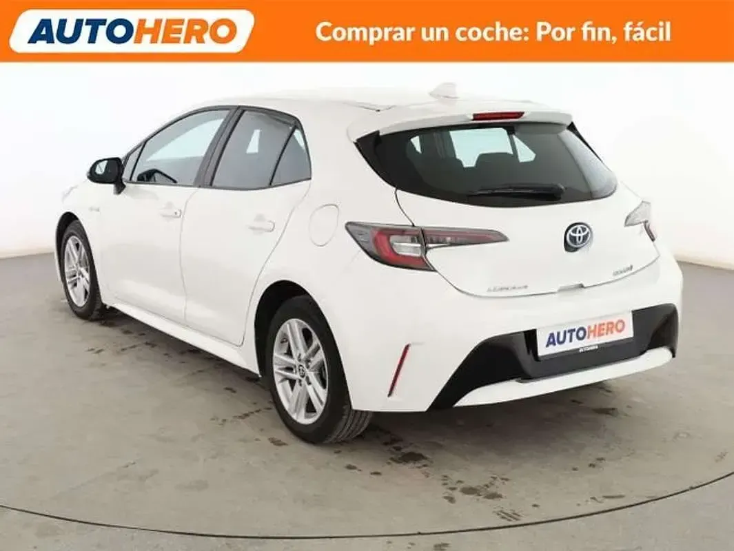 Usado Toyota Corolla Active 122 CV (89 kW) 2021 Blanco Berlina