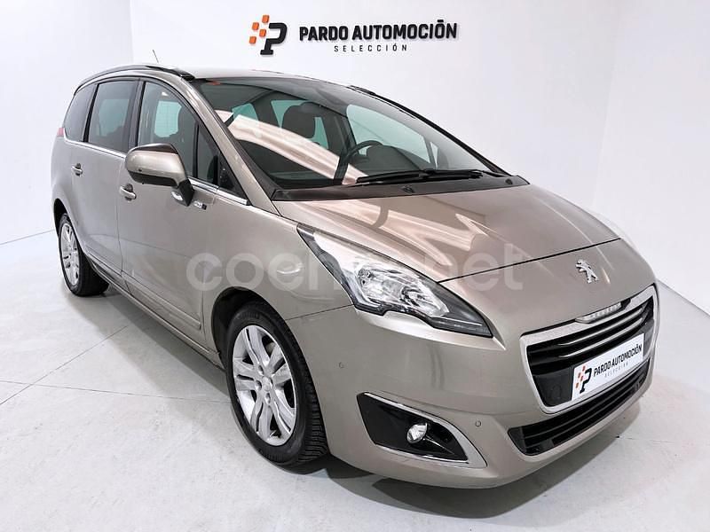 Usado Peugeot 5008 Style 120 CV (88 kW) 2017 Gris / plata Monovolumen