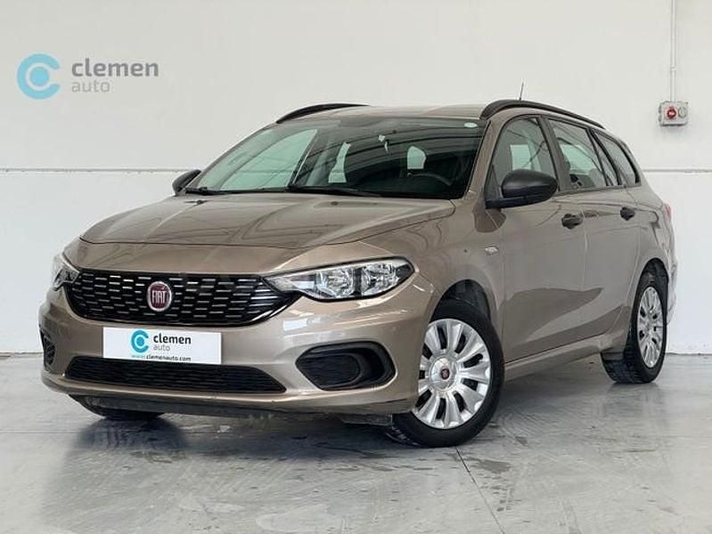 Usado Fiat Tipo Lounge 95 CV (69 kW) 2018 Beige Familiar