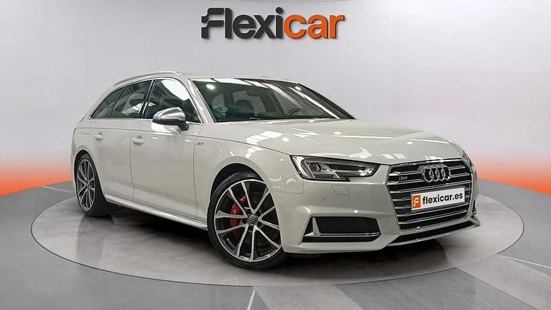 Usado Audi A4 Premium 354 CV (260 kW) 2017 Blanco Familiar